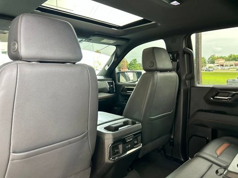 Used 2023 GMC Sierra 1500 AT4 w/ AT4 Premium Package AWD/4WD image 10