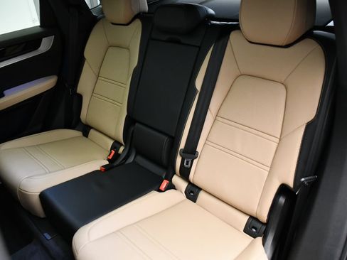 Certified 2026 Porsche Cayenne Coupe AWD/4WD image 49