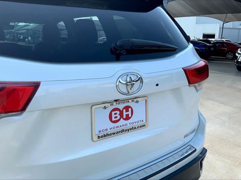 Used 2017 Toyota Highlander Limited FWD image 31