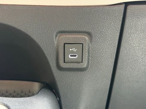 Used 2025 Toyota Corolla LE FWD image 27