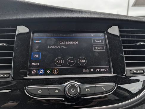 Used 2022 Buick Encore Preferred AWD/4WD image 25
