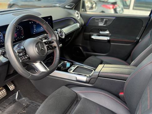 Used 2024 Mercedes-Benz GLB 250 GLB 250 image 9