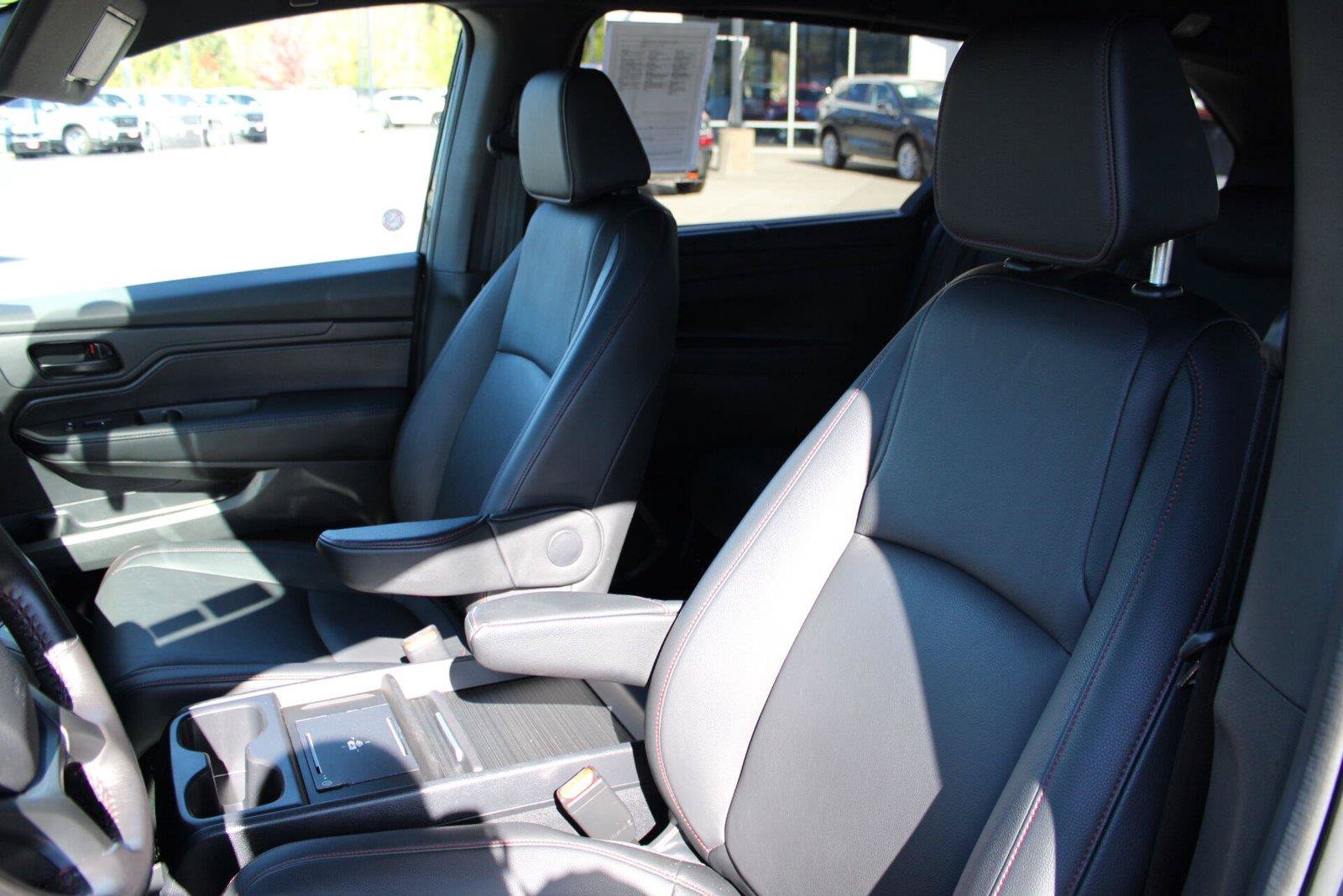 Used 2025 Honda Odyssey Sport-L image 24