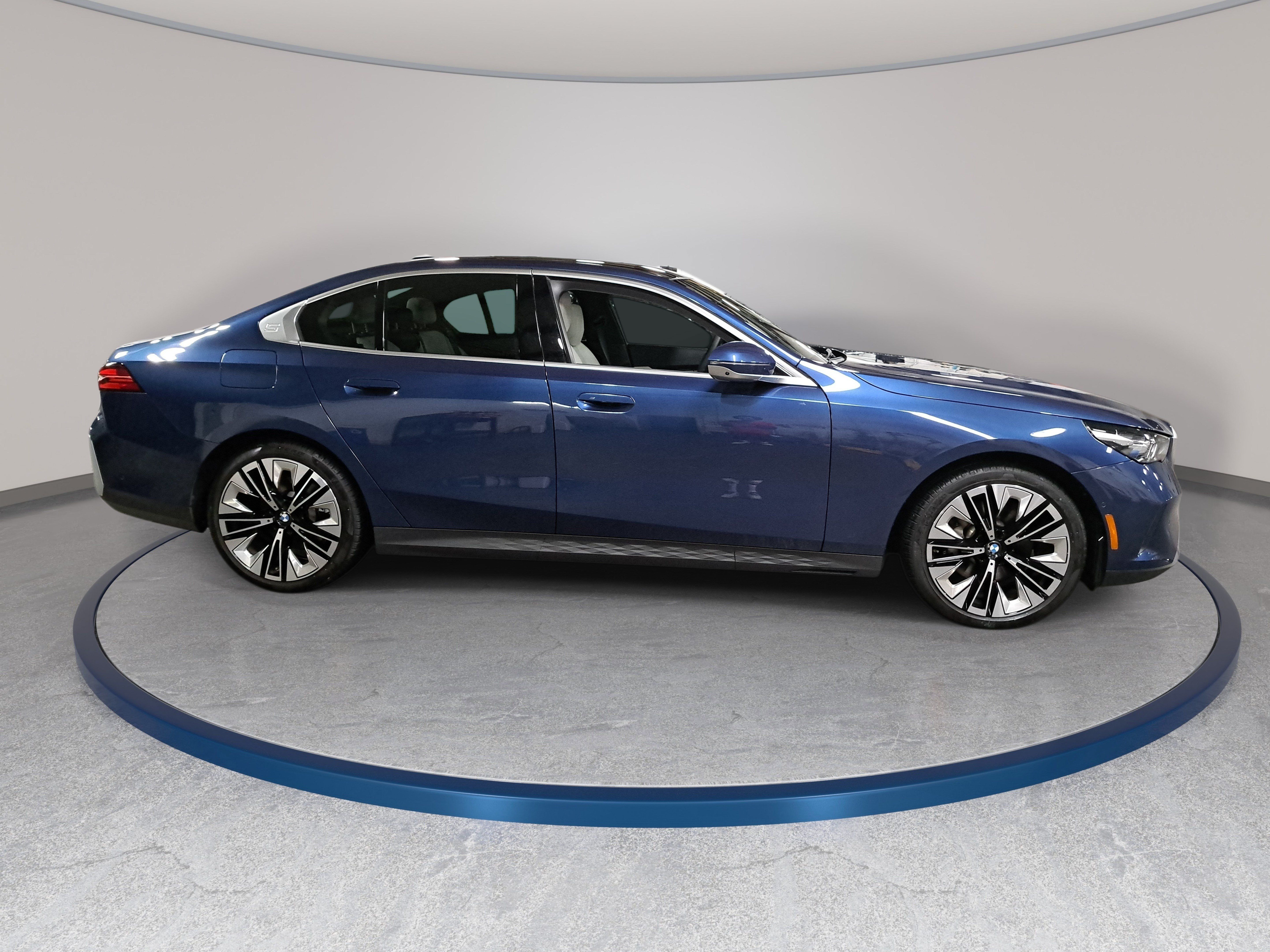 Certified 2026 BMW 530i w/ Premium Package RWD image 5
