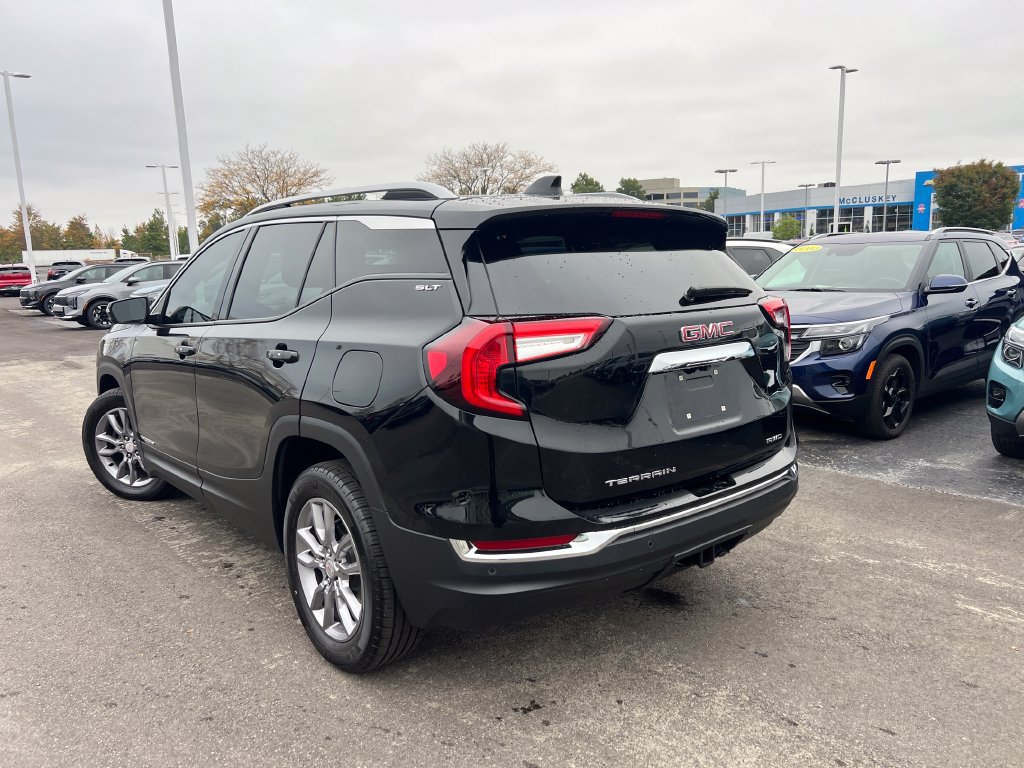 Used 2022 GMC Terrain SLT w/ Tech Package AWD/4WD image 5