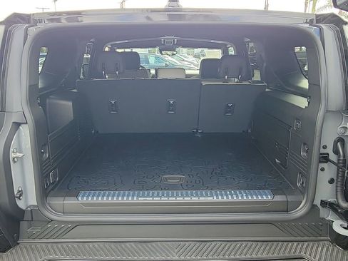 Used 2026 GMC Hummer EV SUV image 25