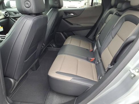 New 2026 Chevrolet Equinox LT w/ Convenience Package II FWD image 17