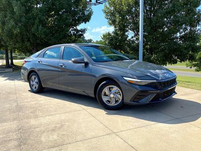 Used 2025 Hyundai Elantra SE w/ Cargo Package