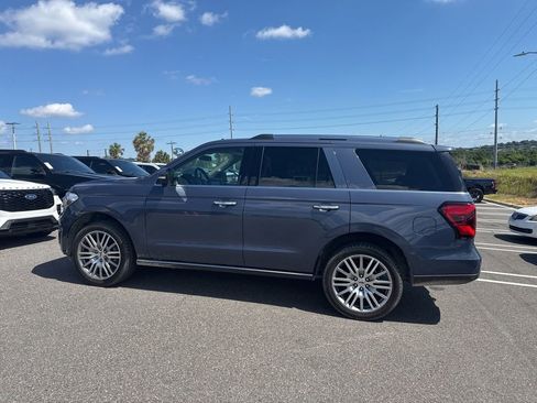 Used 2023 Ford Expedition Limited RWD image 4