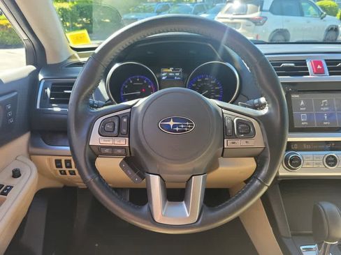 Used 2016 Subaru Outback 2.5i Limited AWD/4WD image 11