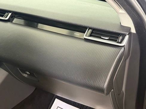 Used 2022 Land Rover Range Rover Velar S image 32