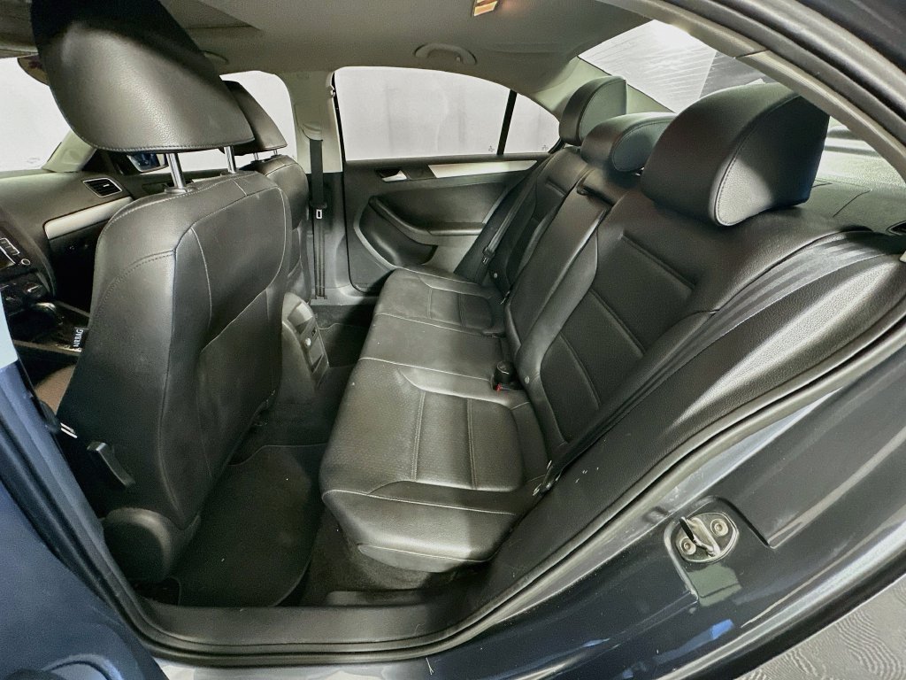 Used 2014 Volkswagen Jetta SE FWD image 30