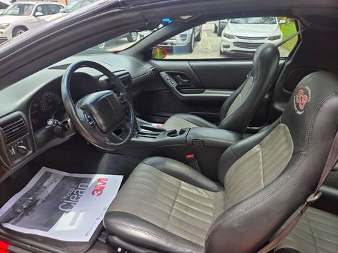 Used 2002 Chevrolet Camaro Z28 w/ SS Performance/Appearance Pkg RWD image 10
