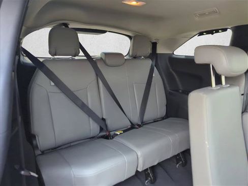 Certified 2026 Toyota Sienna XLE FWD image 28