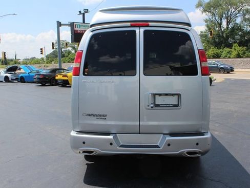 Used 2016 Chevrolet Express 2500 RWD image 13