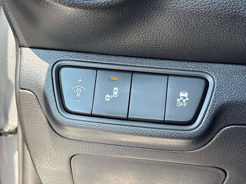 Used 2023 Kia Forte LXS w/ LXS Technology Package FWD image 18
