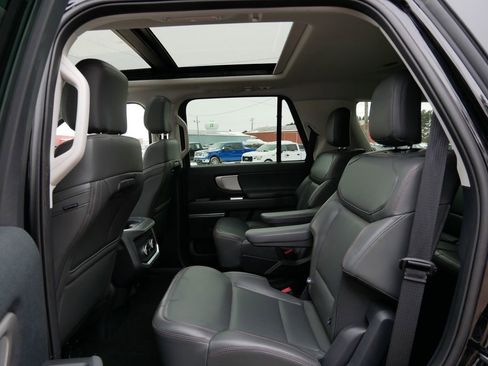 Certified 2025 Ford Expedition Active AWD/4WD image 11