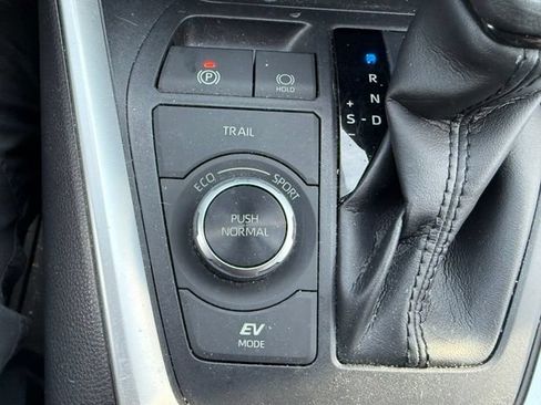 Used 2020 Toyota RAV4 XLE w/ Convenience Package AWD/4WD image 20
