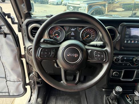 Used 2023 Jeep Gladiator Sport AWD/4WD image 11