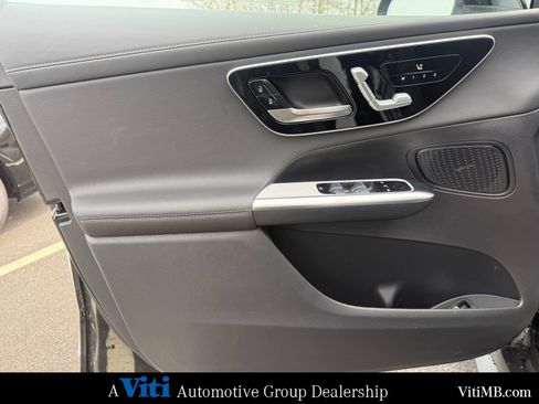Used 2026 Mercedes-Benz GLC 300 4MATIC image 11