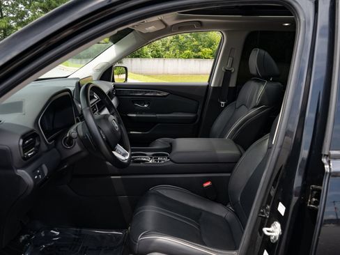 Used 2023 Honda Pilot Elite image 14