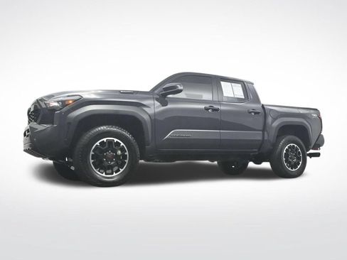 Used 2025 Toyota Tacoma TRD Off-Road w/ TRD Off Road Upgrade Package AWD/4WD image 39