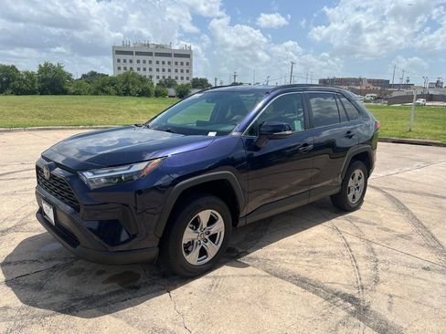 Used 2024 Toyota RAV4 XLE AWD/4WD image 1