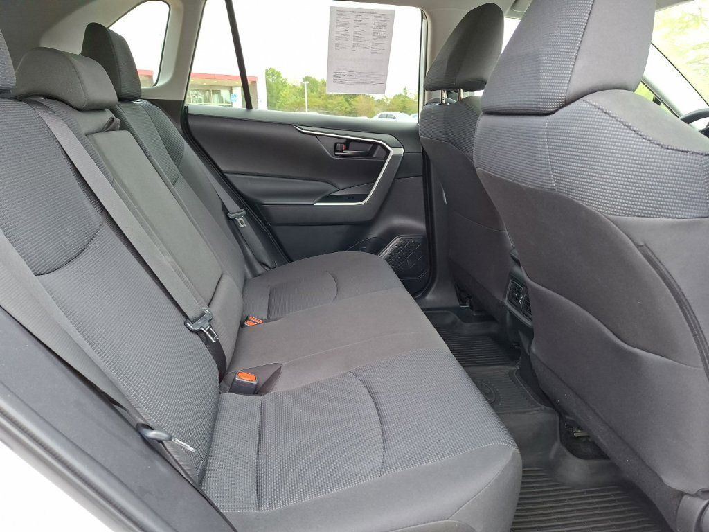 Used 2022 Toyota RAV4 LE FWD image 29