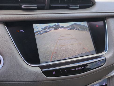 Certified 2018 Cadillac XT5 Luxury w/ Driver Awareness Package image 18