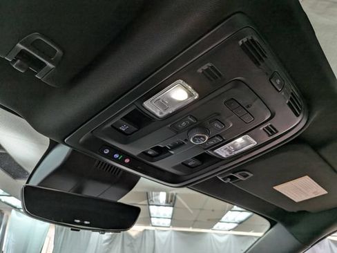Used 2023 GMC Yukon Denali Ultimate AWD/4WD image 19