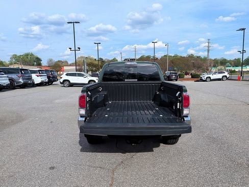 Used 2021 Toyota Tacoma TRD Off-Road image 15