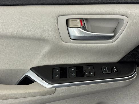 Used 2016 Toyota Camry LE image 13