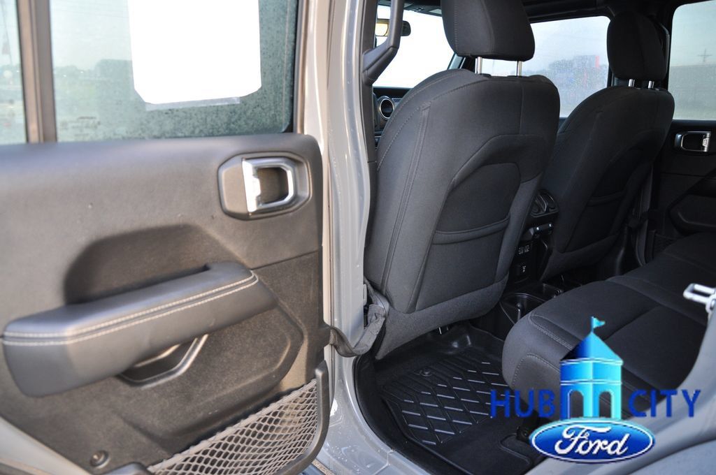 Used 2021 Jeep Wrangler Unlimited Sahara AWD/4WD image 13