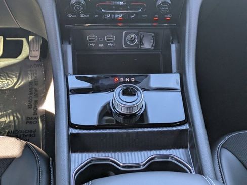 New 2025 Jeep Grand Cherokee Altitude image 17