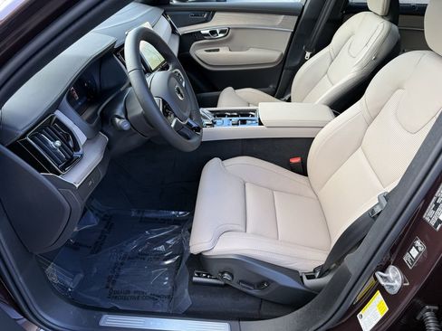 New 2026 Volvo XC90 B5 Ultra w/ Lounge Package image 9