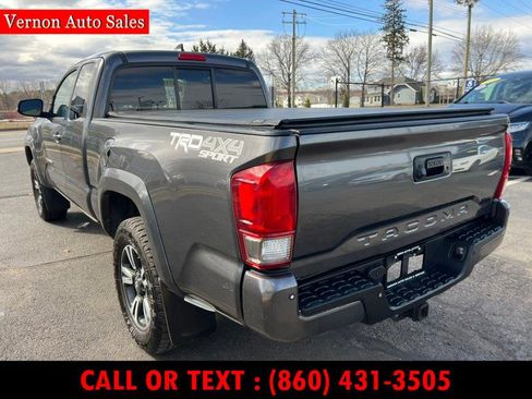 Used 2016 Toyota Tacoma TRD Sport image 7