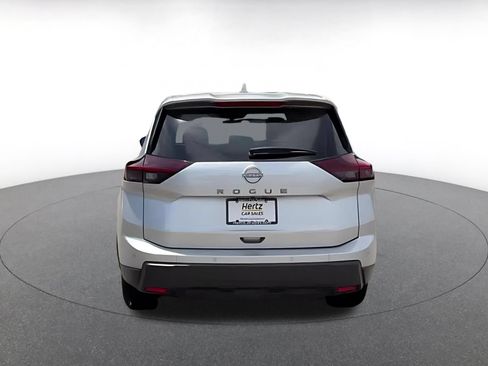 Used 2025 Nissan Rogue SV FWD image 10