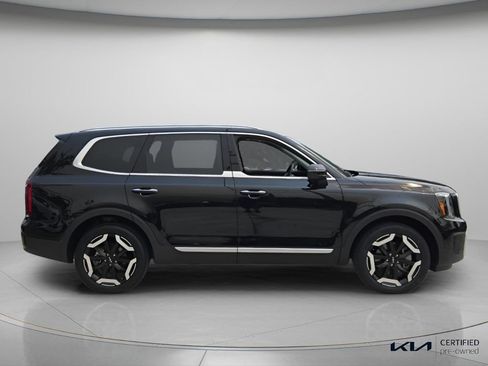 Certified 2025 Kia Telluride S FWD image 4