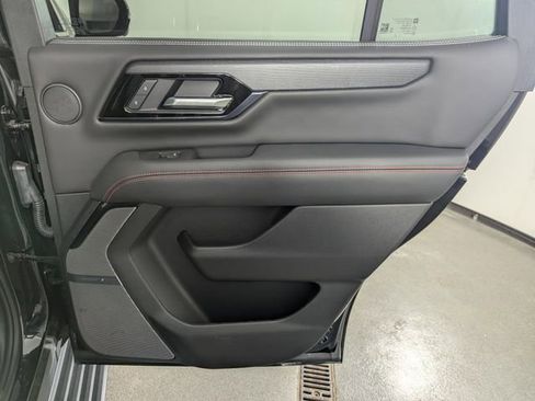 Used 2025 GMC Yukon AT4 Ultimate AWD/4WD image 26
