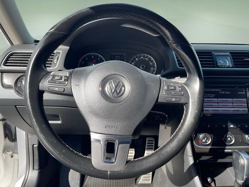 Used 2015 Volkswagen Passat 1.8T Sport image 17