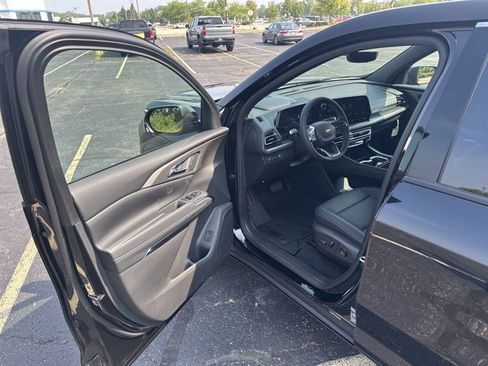 New 2026 Chevrolet Traverse LT w/ Driver Confidence Package image 9