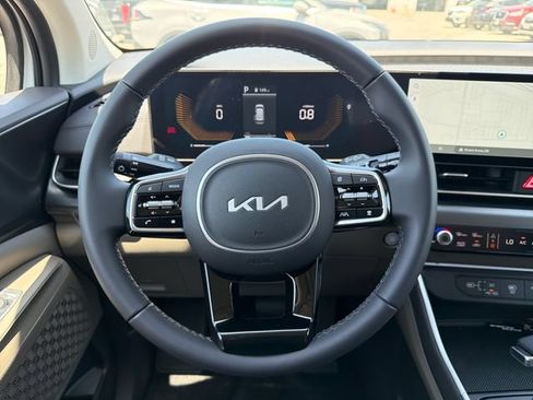New 2026 Kia Carnival FWD image 10