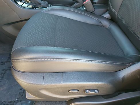 Used 2018 Buick Encore Preferred image 28