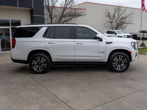 Used 2023 GMC Yukon AT4 w/ AT4 Premium Package image 8