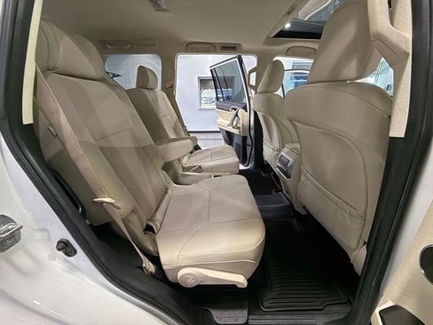 Used 2022 Lexus GX 460 Premium image 13