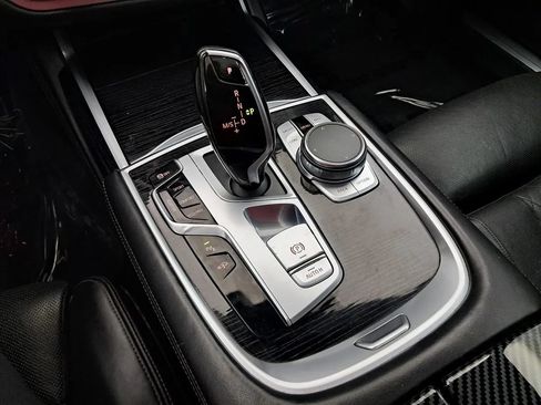 Used 2019 BMW 750i xDrive w/ M Sport Package AWD/4WD image 36