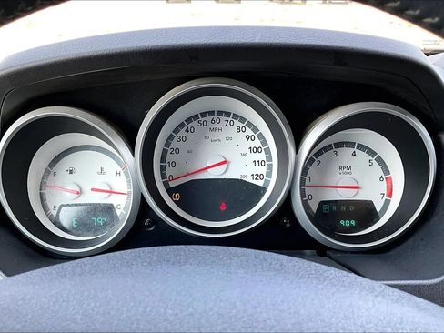 Used 2010 Dodge Grand Caravan Hero w/ Popular Equipment Group FWD image 10