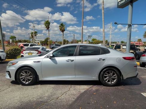 Used 2020 Kia Optima LX image 8