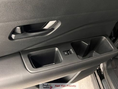 Used 2025 Nissan Pathfinder SV FWD image 31