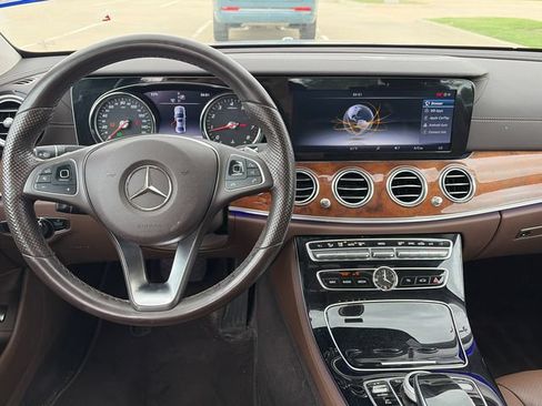 Used 2017 Mercedes-Benz E 300 4MATIC image 10